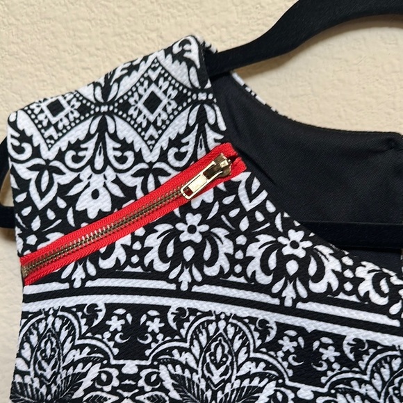 Karin Stevens Black and White Sleeveless Sheath Dress - Picture 4 of 5